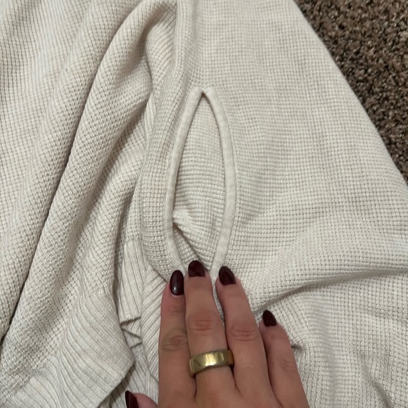 Lululemon Forward Flow Poncho in White Opal - Picture 6 of 9